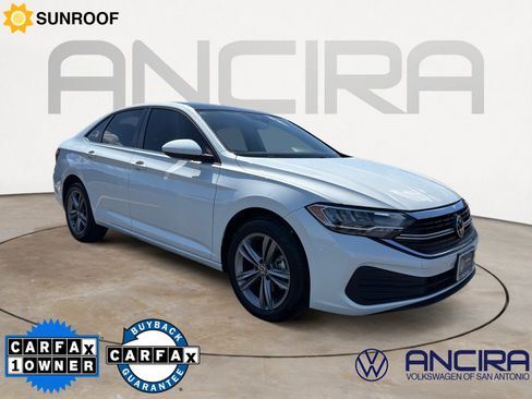 Certified 2024 Volkswagen Jetta SE image 1