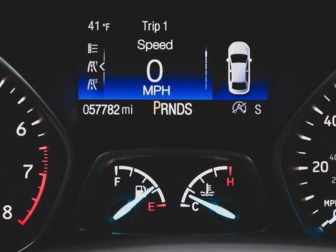 Used 2017 Ford Escape Titanium image 12