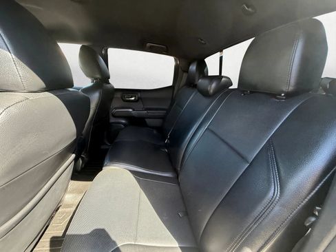 Used 2019 Toyota Tacoma TRD Sport w/ Technology Package AWD/4WD image 20