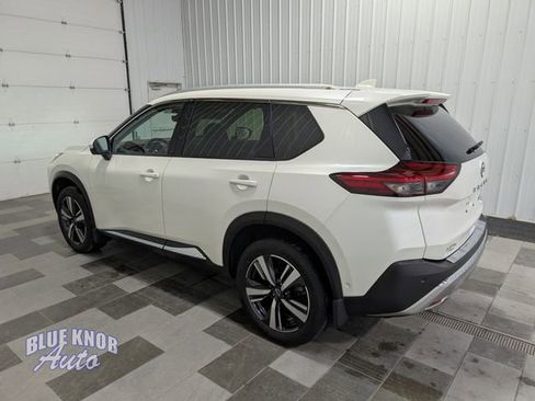 Used 2023 Nissan Rogue Platinum w/ Platinum Premium Package image 2