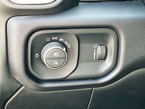 Used 2023 RAM 2500 Big Horn w/ Level 1 Equipment Group image 10