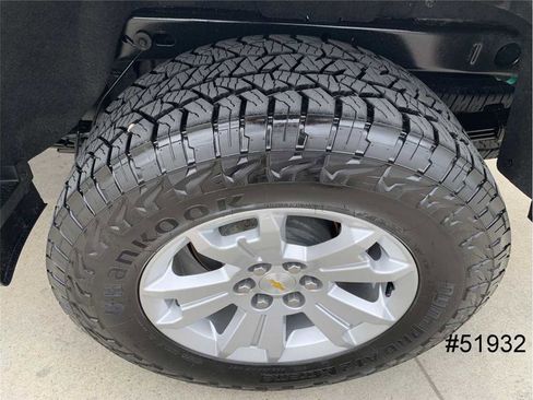 Used 2022 Chevrolet Colorado LT w/ Fleet Safety Package image 19