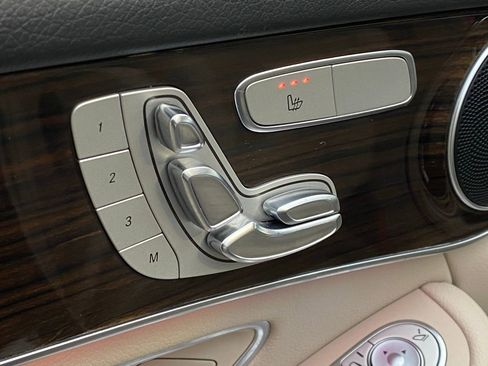 Used 2021 Mercedes-Benz GLC 300 4MATIC image 12