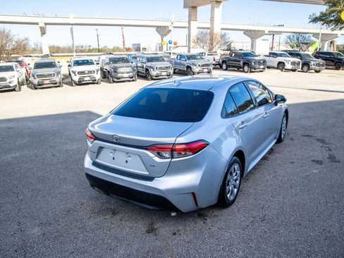 Used 2024 Toyota Corolla LE image 7