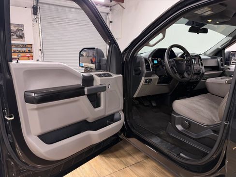 Used 2015 Ford F150 XLT AWD/4WD image 12