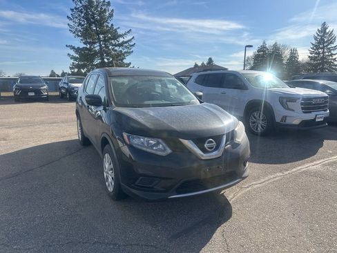 Used 2016 Nissan Rogue S image 3