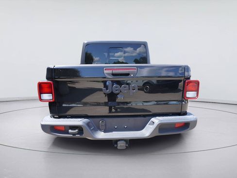 Used 2022 Jeep Gladiator Sport AWD/4WD image 5