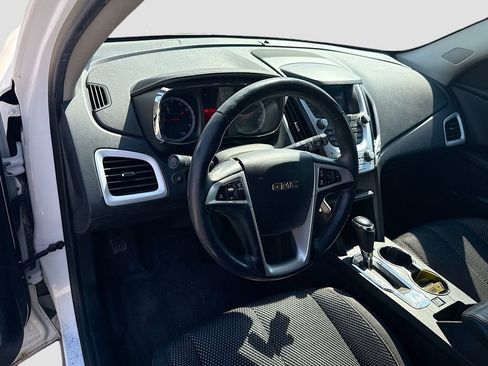 Used 2017 GMC Terrain SLE w/ Convenience Package image 9