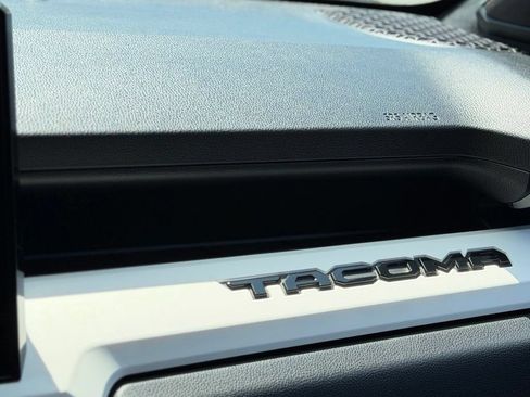 Used 2024 Toyota Tacoma TRD Off-Road w/ TRD Off Road Upgrade Package AWD/4WD image 18