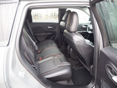 Used 2022 Jeep Cherokee Trailhawk w/ Premium Leather Package image 23