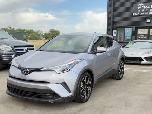 Used 2019 Toyota C-HR XLE FWD image 1