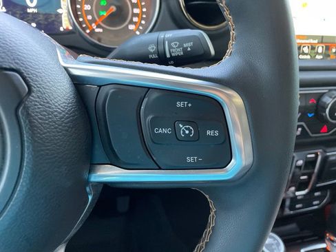 Used 2023 Jeep Gladiator Overland AWD/4WD image 35