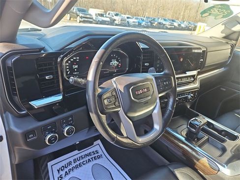 Used 2022 GMC Sierra 1500 Elevation w/ Elevation Premium Package image 10