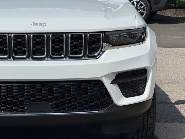 Used 2025 Jeep Grand Cherokee Laredo X w/ Luxury Tech Group I AWD/4WD image 10