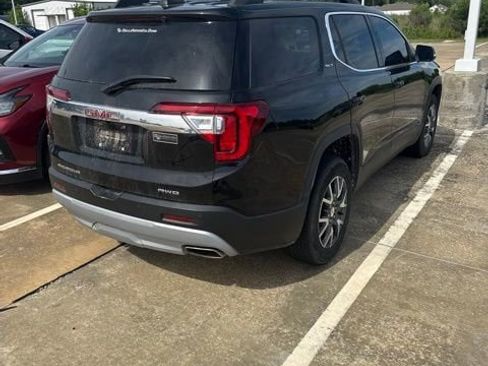 Used 2023 GMC Acadia SLT AWD/4WD image 4