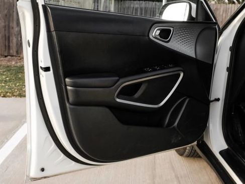 Used 2022 Kia Soul LX w/ Technology Package image 35