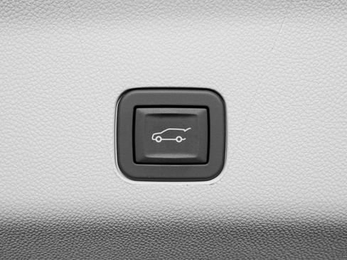 Used 2026 Cadillac Escalade Platinum Sport w/ LPO, Floor Liner Package AWD/4WD image 14