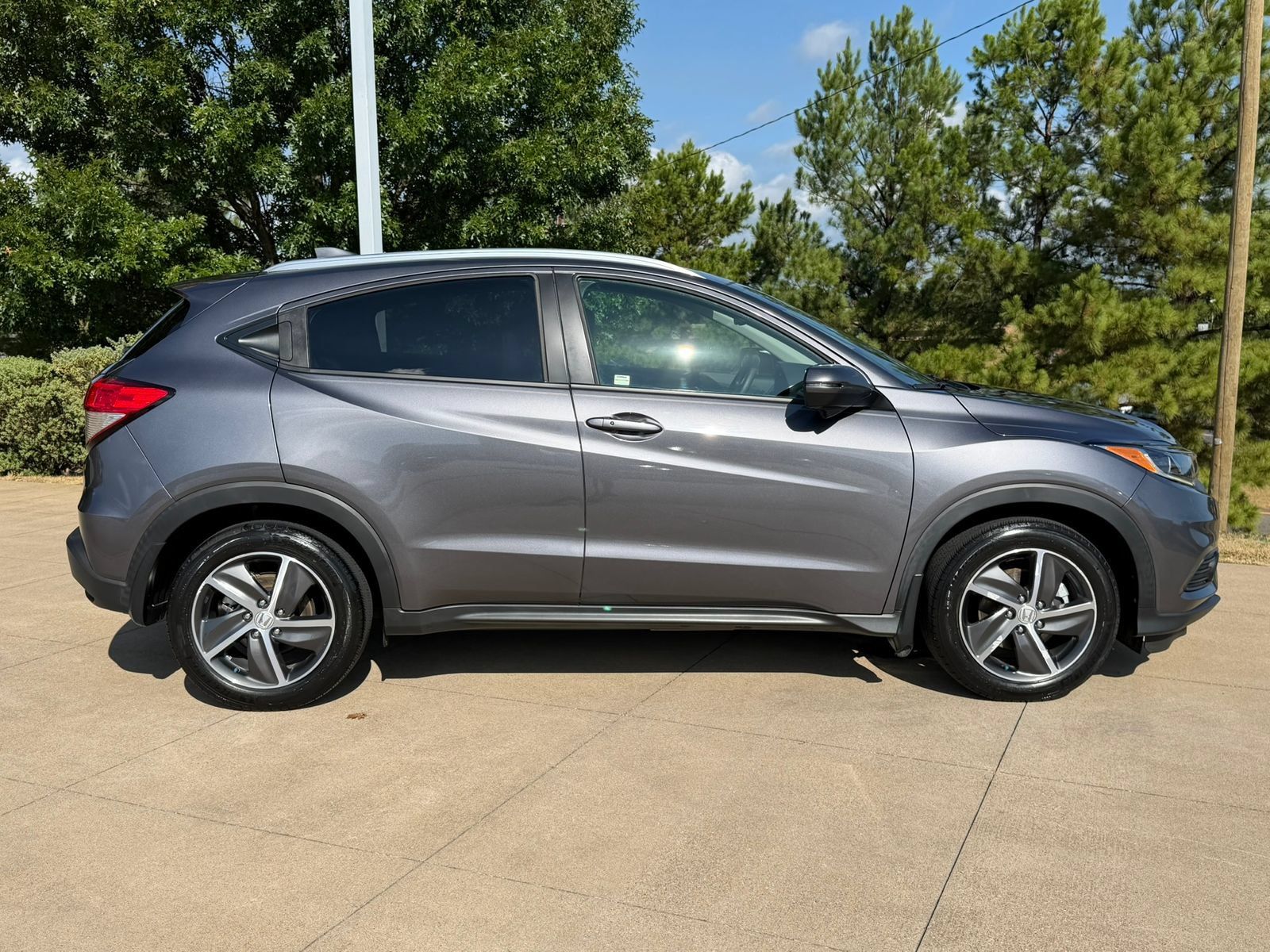 Used 2022 Honda HR-V EX-L image 7