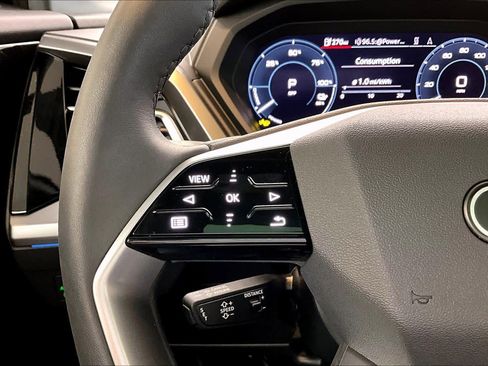 Used 2025 Audi Q4 e-tron Premium Plus w/ Premium Plus image 23