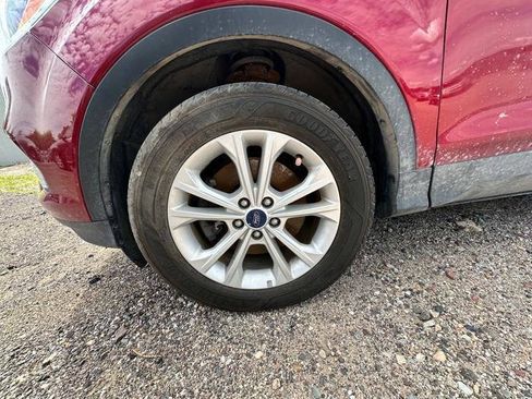Used 2017 Ford Escape SE AWD/4WD image 11