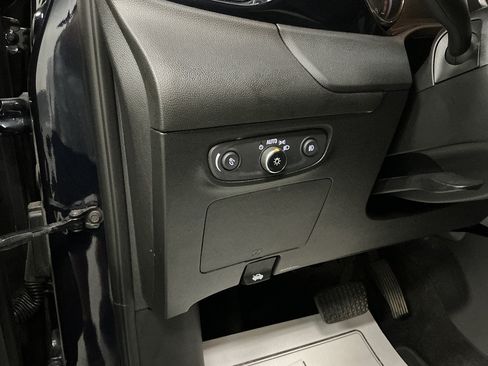 Used 2020 Buick Encore GX Preferred AWD/4WD image 15