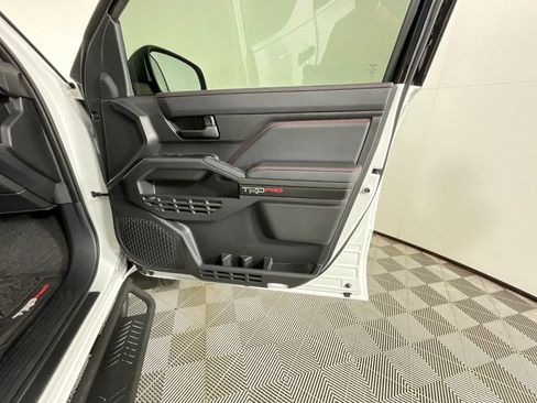 Used 2025 Toyota Tacoma TRD Pro AWD/4WD image 21