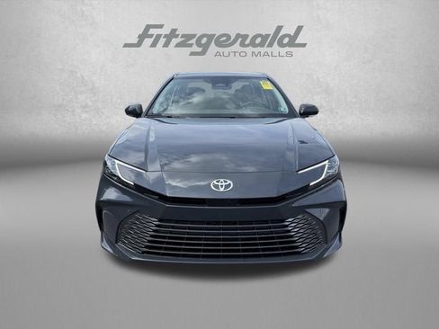 Used 2026 Toyota Camry XLE AWD/4WD image 2
