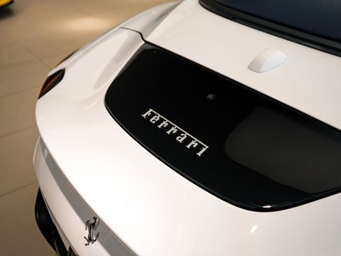 Used 2024 Ferrari Roma Spider image 43