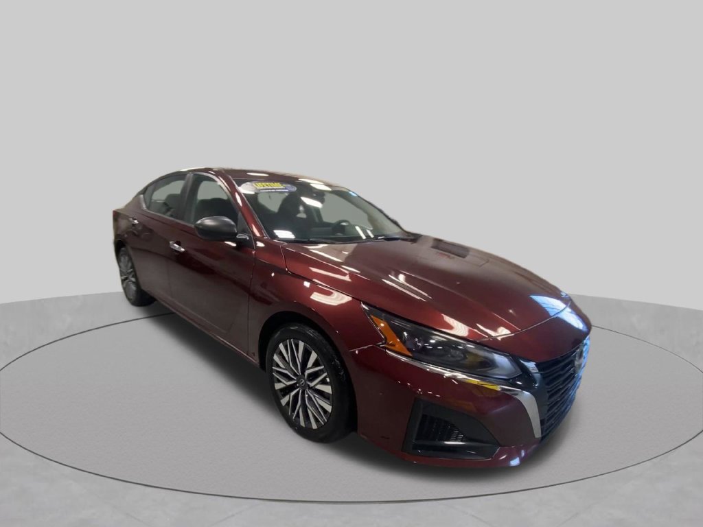 Used 2025 Nissan Altima 2.5 SV FWD image 7