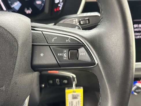 Used 2025 Audi Q3 2.0T Premium image 36