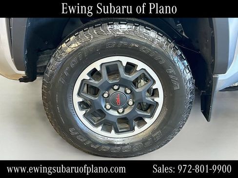Used 2024 Toyota Tacoma TRD Off-Road w/ TRD Off Road Upgrade Package AWD/4WD image 30