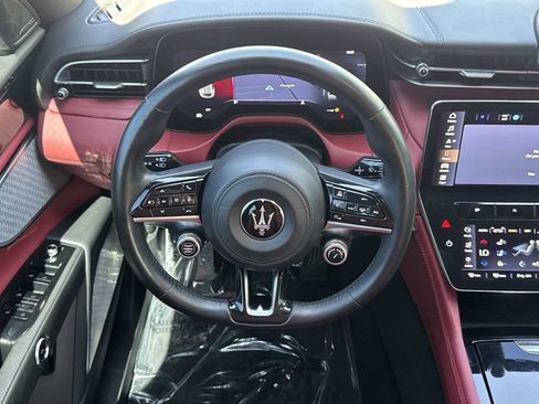 Used 2023 Maserati Grecale Modena AWD/4WD image 19
