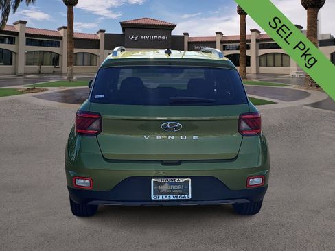 Used 2023 Hyundai Venue SEL FWD image 7
