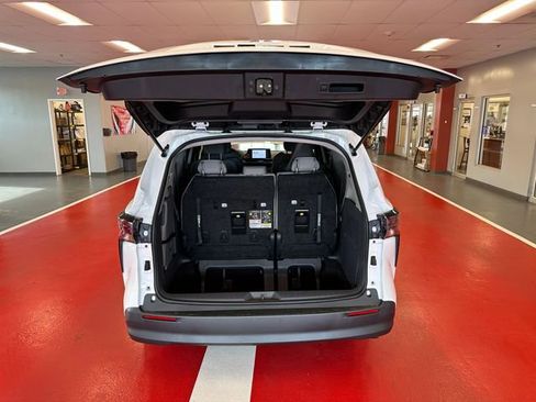 Certified 2023 Toyota Sienna LE AWD/4WD image 25