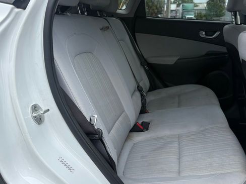 Used 2022 Hyundai Kona SEL w/ Convenience Package image 13