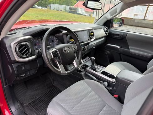 Used 2021 Toyota Tacoma SR5 AWD/4WD image 14