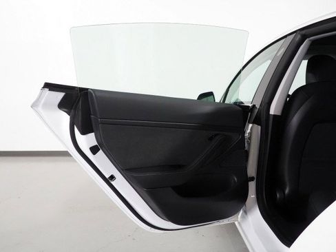 Used 2020 Tesla Model 3 Standard Range Plus image 50