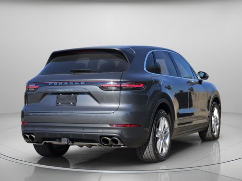 Certified 2022 Porsche Cayenne S image 6