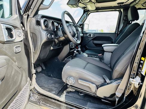 Used 2023 Jeep Wrangler Sport S image 3