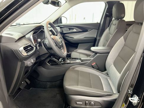 Used 2023 Chevrolet TrailBlazer LT w/ Convenience Package FWD image 18