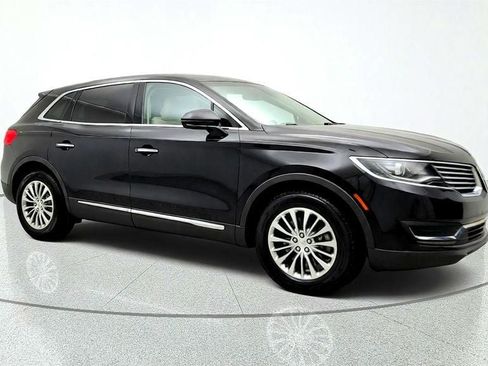 Used 2016 Lincoln MKX Select w/ Select Plus Package FWD image 3