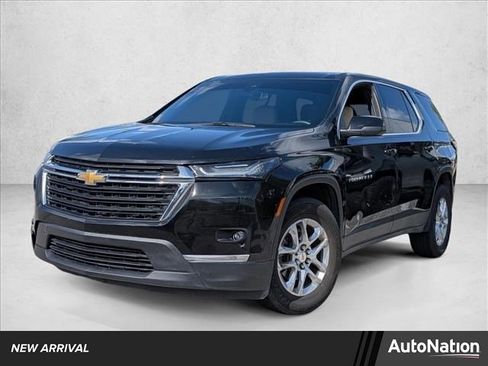 Used 2023 Chevrolet Traverse LS FWD image 1