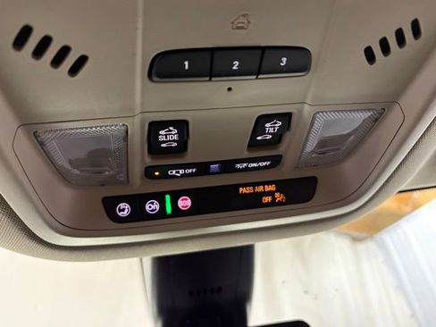 Used 2020 Buick Enclave Essence w/ Sound and Sites Package FWD image 44