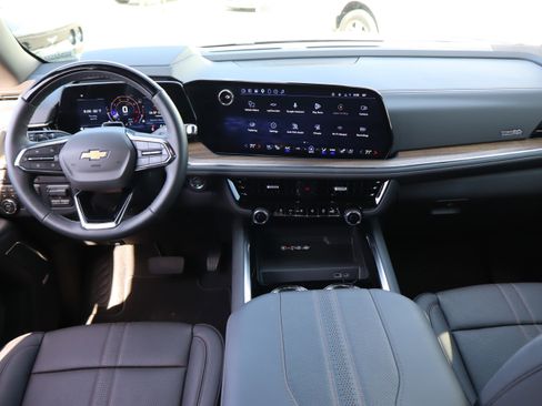 Used 2026 Chevrolet Suburban High Country image 17