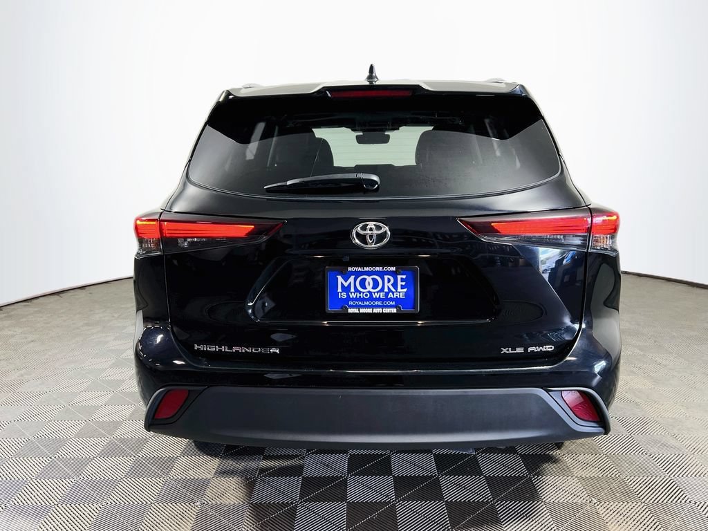 Used 2025 Toyota Highlander XLE AWD/4WD image 6