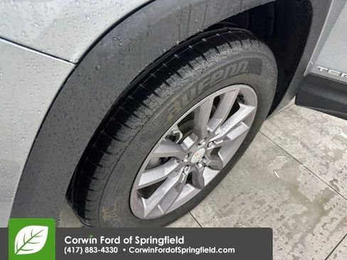 Used 2023 GMC Terrain SLT image 36
