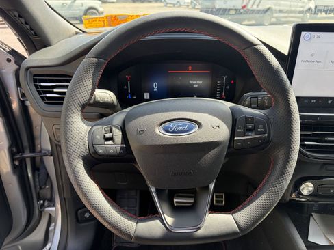 Used 2023 Ford Escape ST-Line w/ Tech Pack #1 AWD/4WD image 5