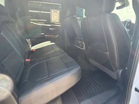 Used 2019 Chevrolet Silverado 1500 High Country w/ Technology Package AWD/4WD image 20