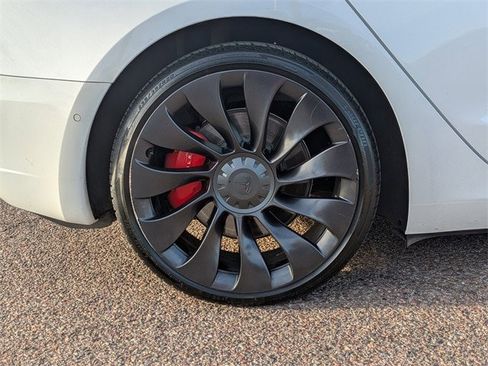 Used 2022 Tesla Model 3 Performance image 10