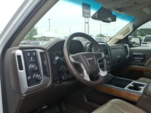 Used 2017 GMC Sierra 1500 SLT AWD/4WD image 6